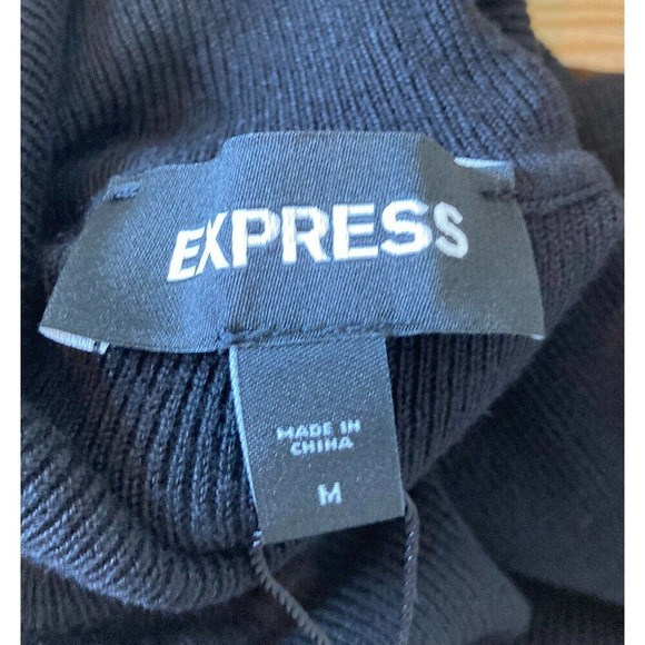 NWT Express Turtleneck Sweater Size Medium Women’s Black MSRP $70 - Picture 4 of 8